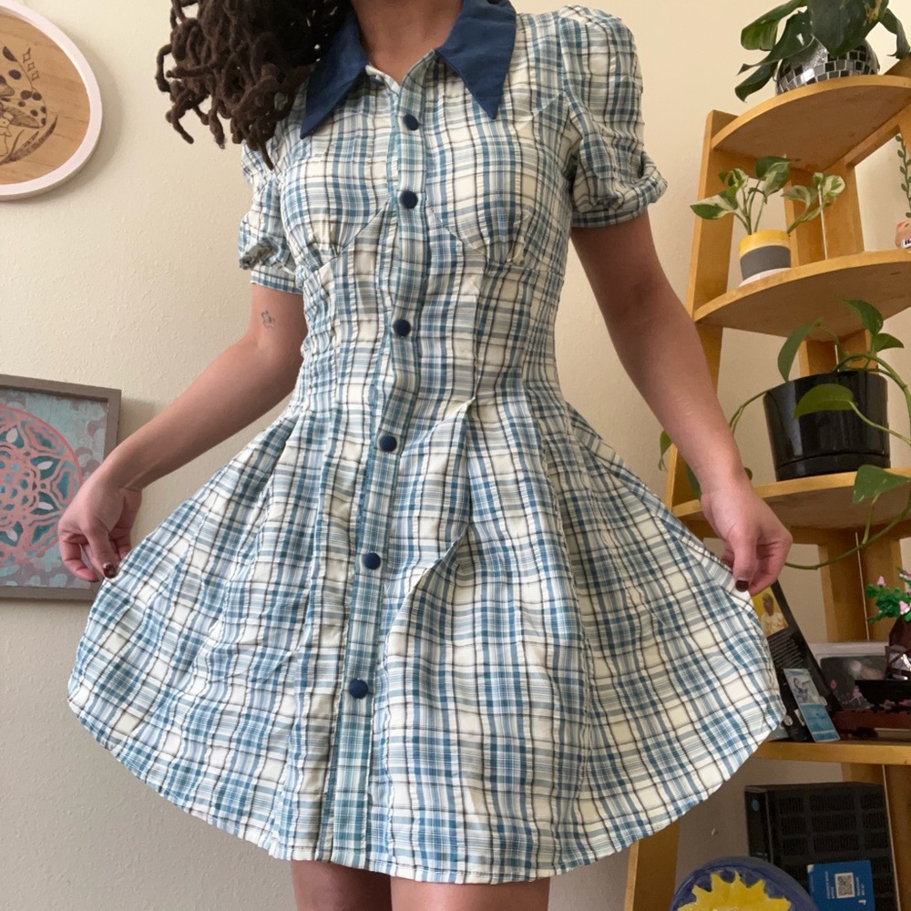 vintage plaid dress 🧺